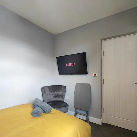 Cosy Holiday Studio In Hazel Grove - Self Catering Apartment 1 Exterior photo